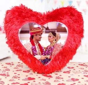Buy Valentine Day Gifts For Husband At 30% Discount - OyeGifts