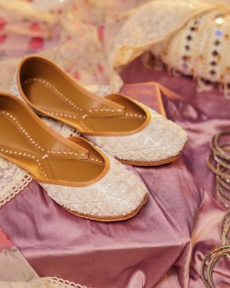 Elevate your style with designer juttis from Gulbhahar